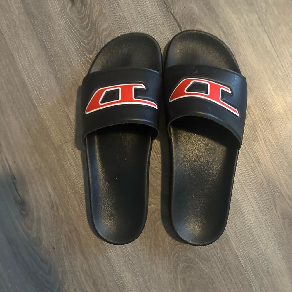 Diesel Slides - Picture 2 of 2